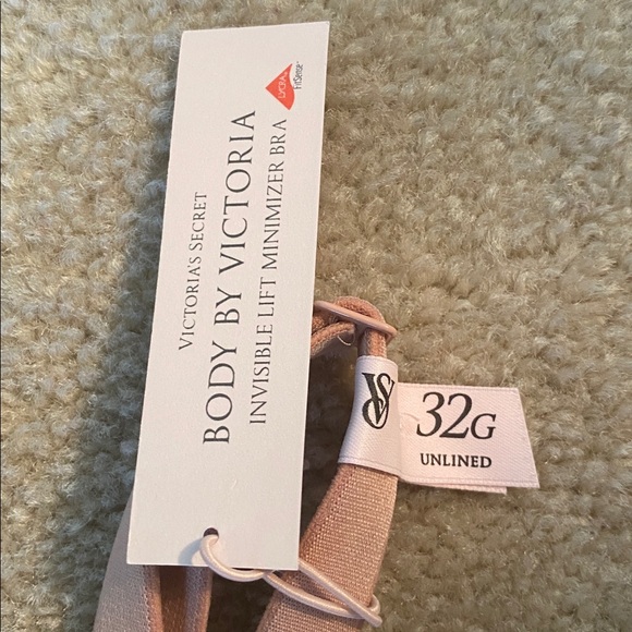 Victoria’s secret size 32G NWT body by Victoria - Picture 3 of 5